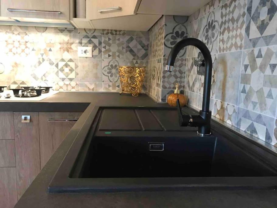 Apartment With Private Parking - Roma Est. Lunghezza Екстер'єр фото