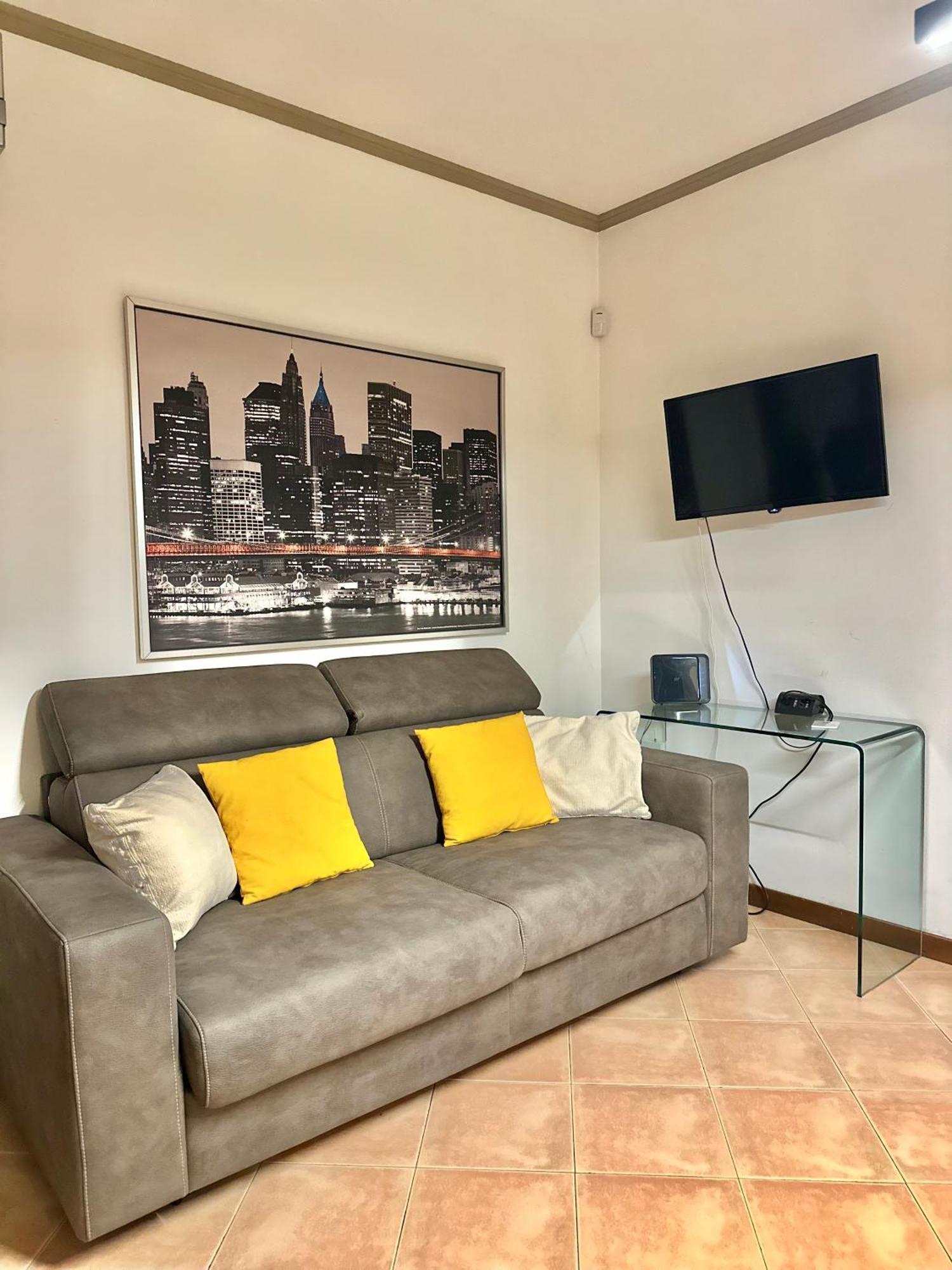 Apartment With Private Parking - Roma Est. Lunghezza Екстер'єр фото